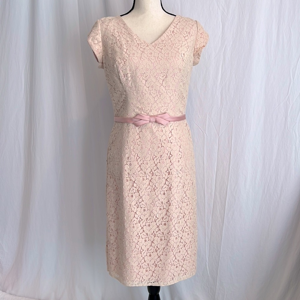 Jasmine Cream/Beige Lace & Dusty Rose Dress Size Medium. EUC